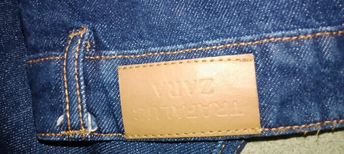 Dark denim cargo jeans - Image 4